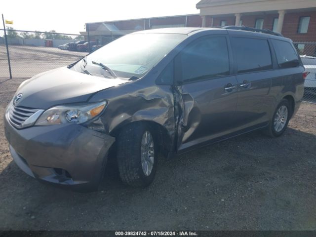 Photo 5 VIN: 5TDYZ3DC8HS819149 - TOYOTA SIENNA 