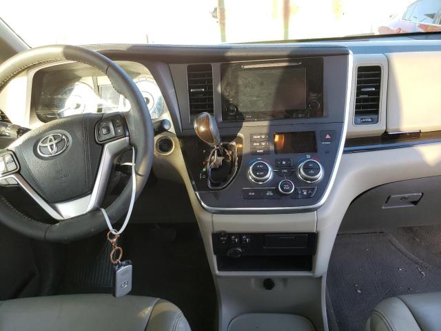 Photo 8 VIN: 5TDYZ3DC8HS820088 - TOYOTA SIENNA XLE 