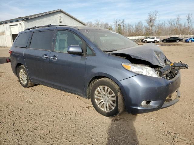 Photo 3 VIN: 5TDYZ3DC8HS831799 - TOYOTA SIENNA XLE 