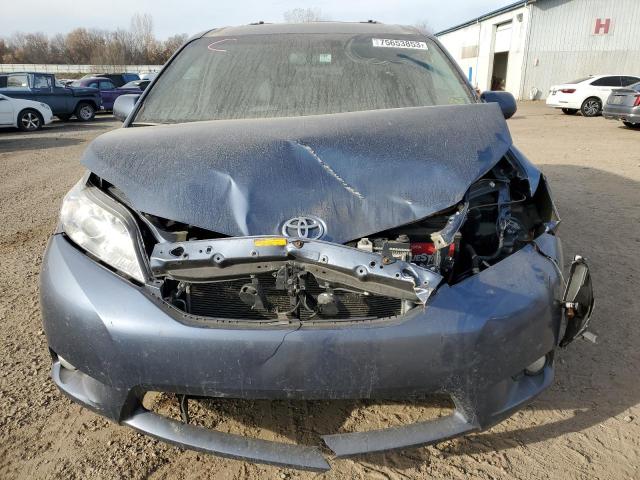 Photo 4 VIN: 5TDYZ3DC8HS831799 - TOYOTA SIENNA XLE 