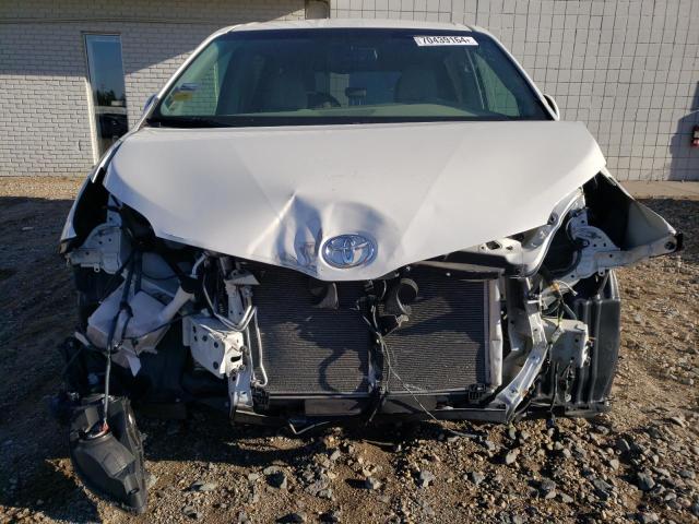 Photo 4 VIN: 5TDYZ3DC8HS834444 - TOYOTA SIENNA XLE 