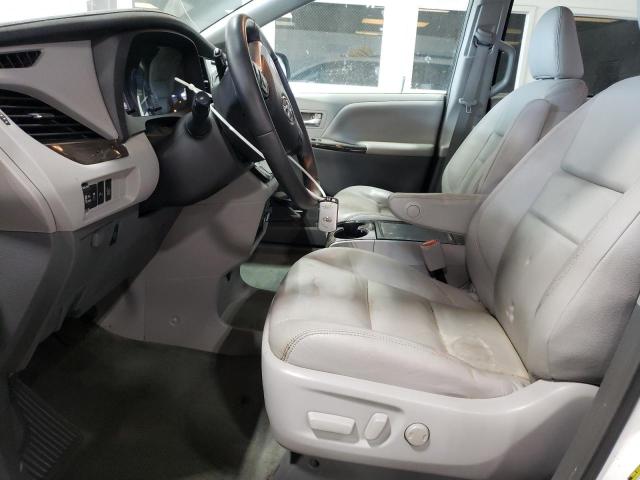 Photo 6 VIN: 5TDYZ3DC8HS834444 - TOYOTA SIENNA XLE 