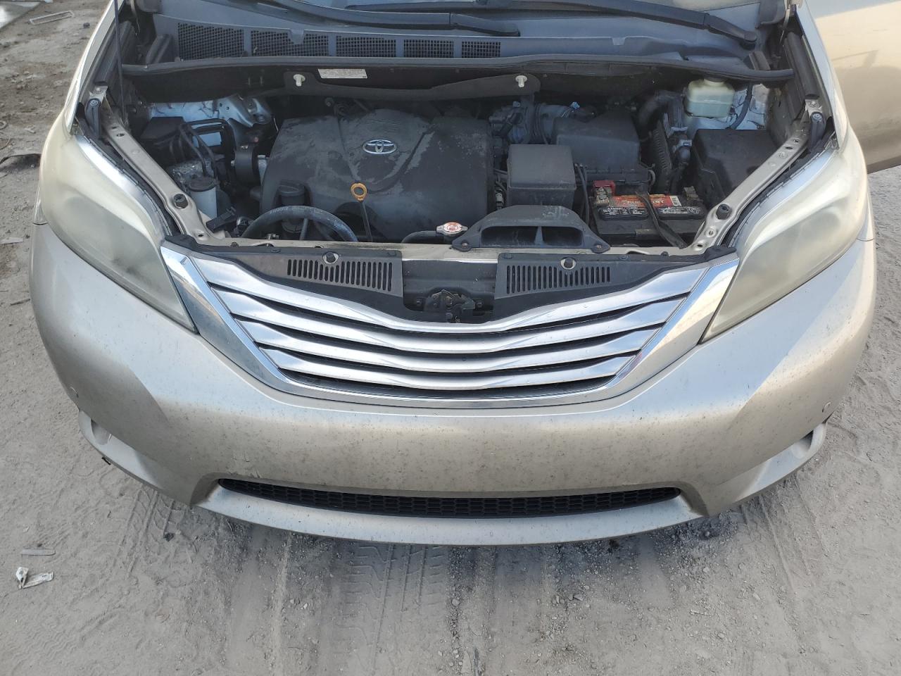 Photo 11 VIN: 5TDYZ3DC8HS844178 - TOYOTA SIENNA 