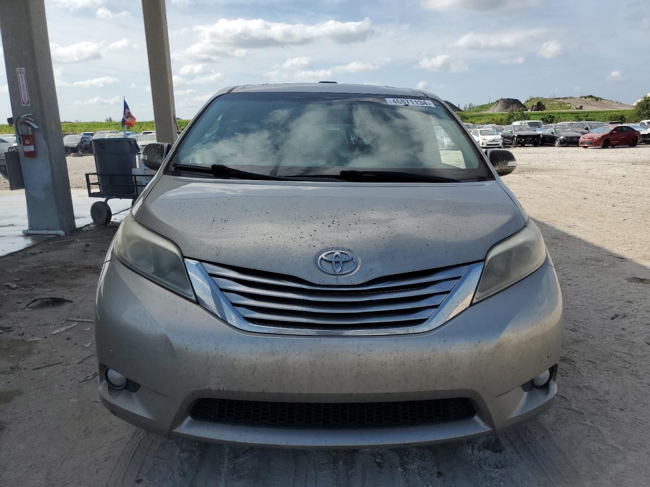 Photo 4 VIN: 5TDYZ3DC8HS844178 - TOYOTA SIENNA 