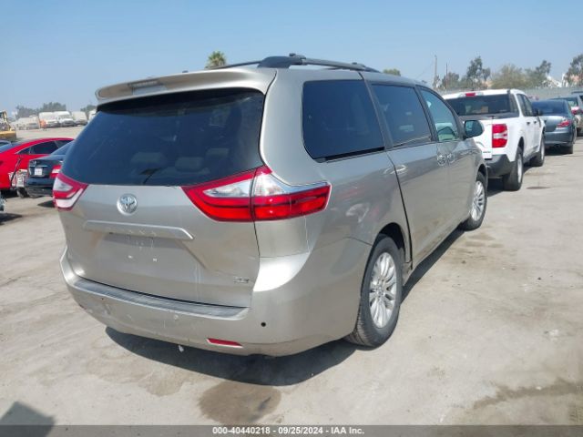 Photo 3 VIN: 5TDYZ3DC8HS857383 - TOYOTA SIENNA 