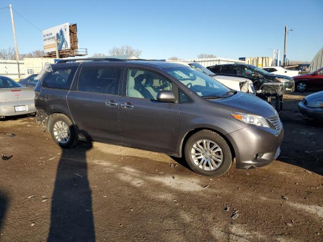 Photo 3 VIN: 5TDYZ3DC8HS858663 - TOYOTA SIENNA XLE 