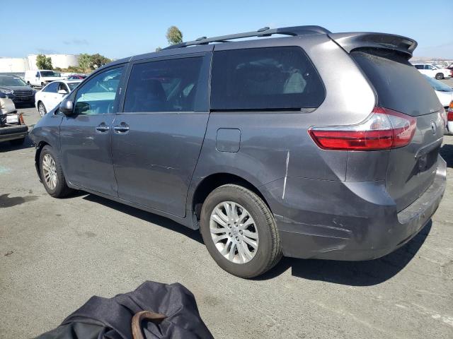 Photo 1 VIN: 5TDYZ3DC8HS866780 - TOYOTA SIENNA XLE 