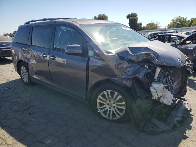 Photo 3 VIN: 5TDYZ3DC8HS866780 - TOYOTA SIENNA XLE 