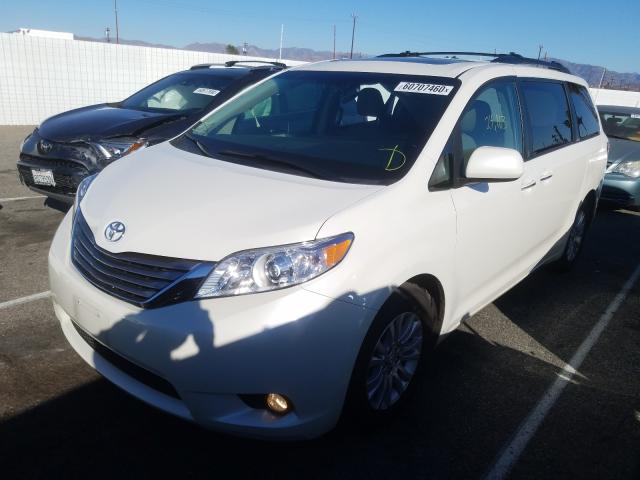 Photo 1 VIN: 5TDYZ3DC8HS869341 - TOYOTA SIENNA XLE 