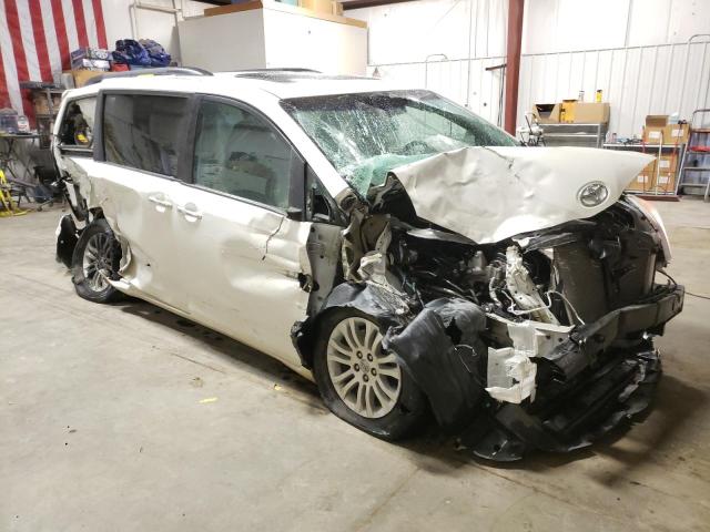 Photo 3 VIN: 5TDYZ3DC8HS878749 - TOYOTA SIENNA XLE 