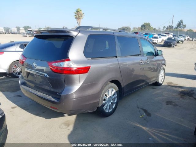 Photo 3 VIN: 5TDYZ3DC8HS888388 - TOYOTA SIENNA 