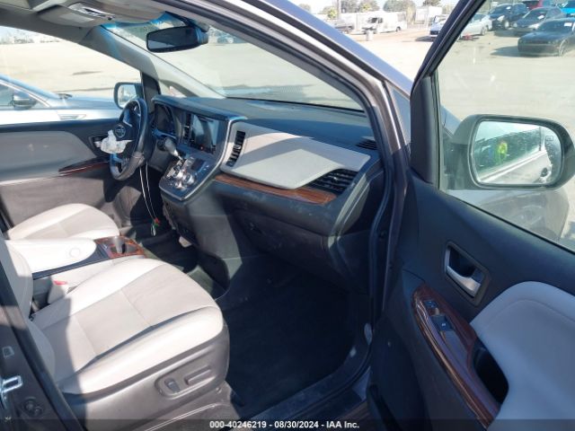 Photo 4 VIN: 5TDYZ3DC8HS888388 - TOYOTA SIENNA 