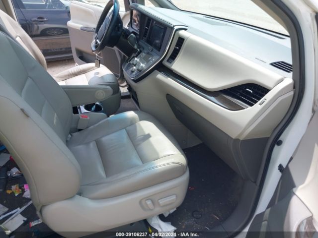 Photo 4 VIN: 5TDYZ3DC8HS891369 - TOYOTA SIENNA 