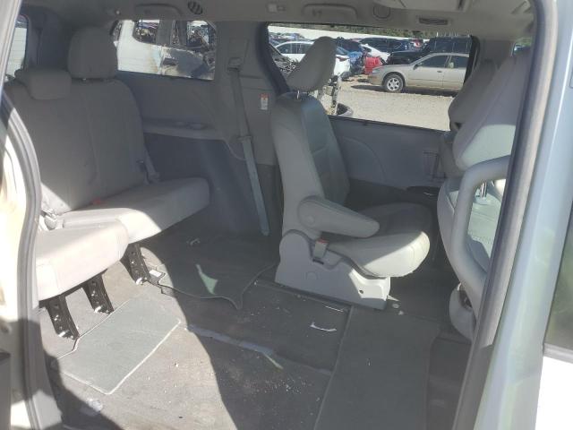 Photo 10 VIN: 5TDYZ3DC8JS909164 - TOYOTA SIENNA XLE 