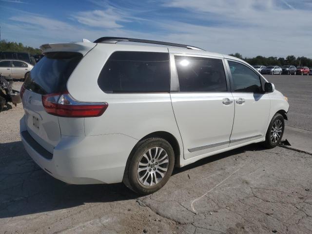 Photo 2 VIN: 5TDYZ3DC8JS909164 - TOYOTA SIENNA XLE 