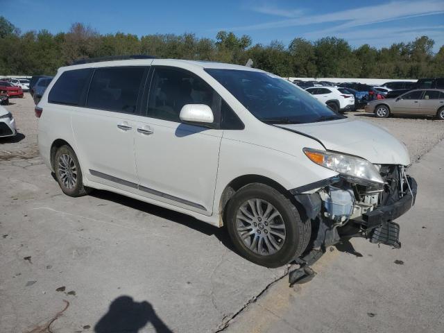 Photo 3 VIN: 5TDYZ3DC8JS909164 - TOYOTA SIENNA XLE 