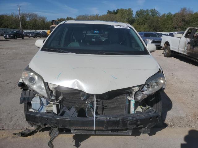 Photo 4 VIN: 5TDYZ3DC8JS909164 - TOYOTA SIENNA XLE 