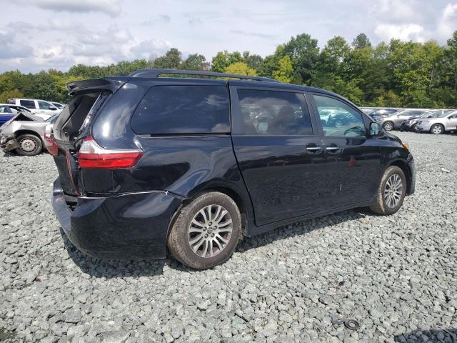 Photo 2 VIN: 5TDYZ3DC8JS917622 - TOYOTA SIENNA XLE 