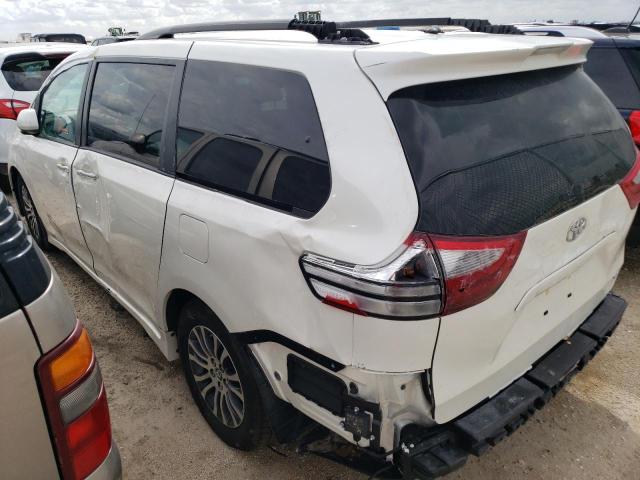 Photo 2 VIN: 5TDYZ3DC8JS927860 - TOYOTA SIENNA XLE 