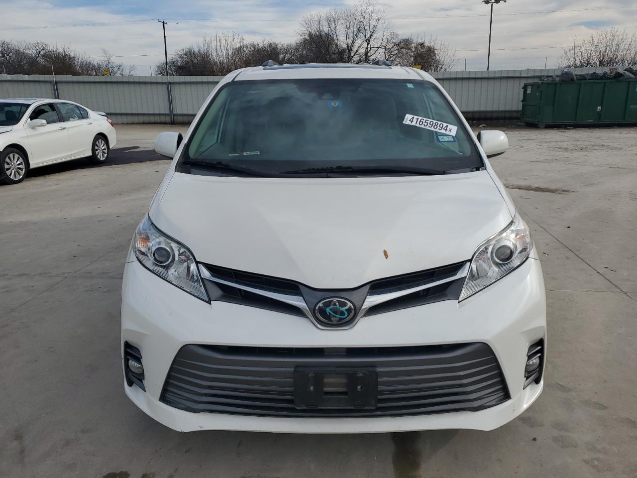 Photo 4 VIN: 5TDYZ3DC8KS011469 - TOYOTA SIENNA 