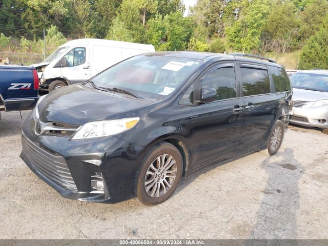 Photo 1 VIN: 5TDYZ3DC8KS979538 - TOYOTA SIENNA 