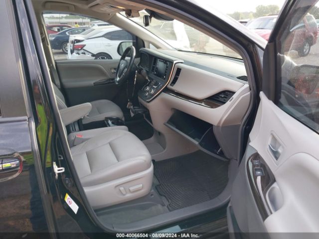 Photo 4 VIN: 5TDYZ3DC8KS979538 - TOYOTA SIENNA 