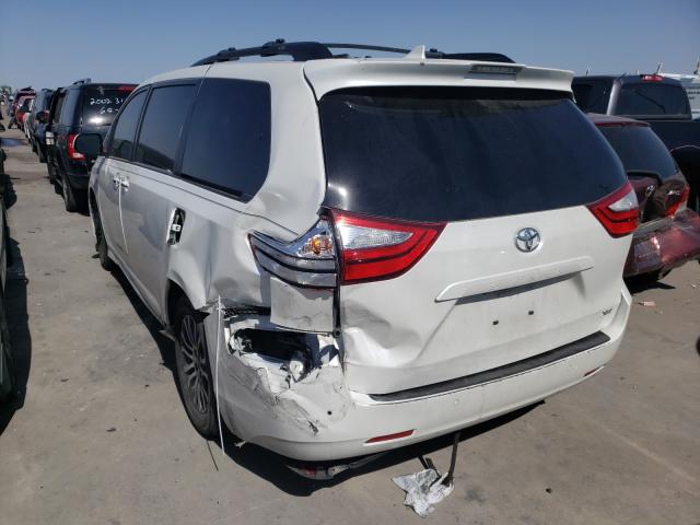 Photo 2 VIN: 5TDYZ3DC8KS985663 - TOYOTA SIENNA XLE 