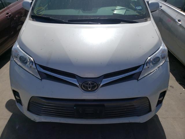 Photo 6 VIN: 5TDYZ3DC8KS985663 - TOYOTA SIENNA XLE 