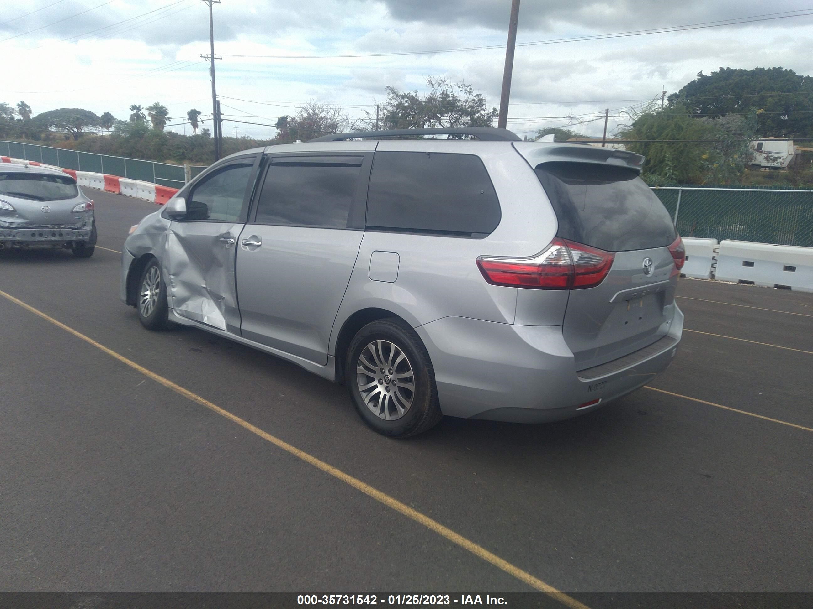 Photo 2 VIN: 5TDYZ3DC8LS074878 - TOYOTA SIENNA 