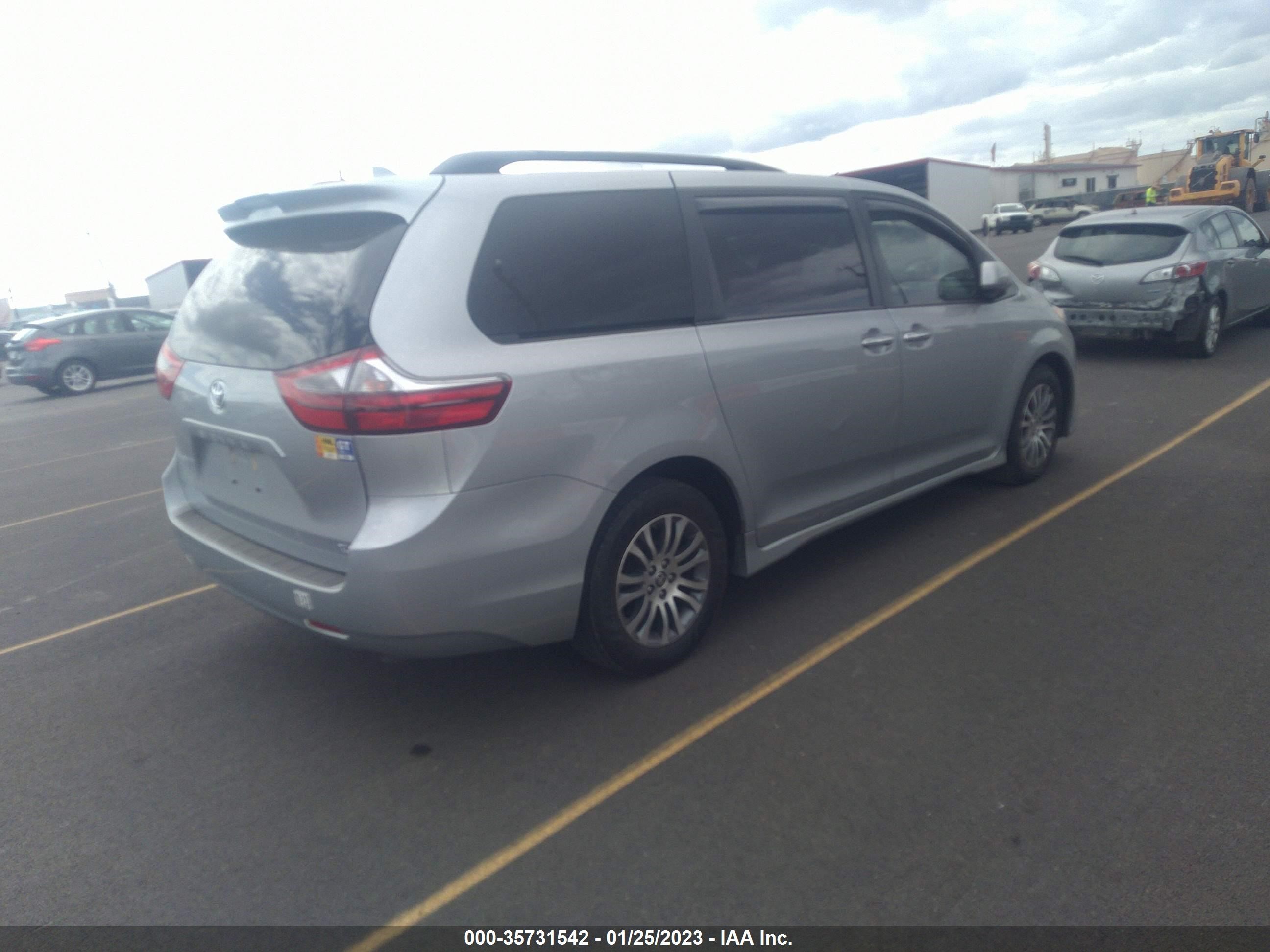 Photo 3 VIN: 5TDYZ3DC8LS074878 - TOYOTA SIENNA 