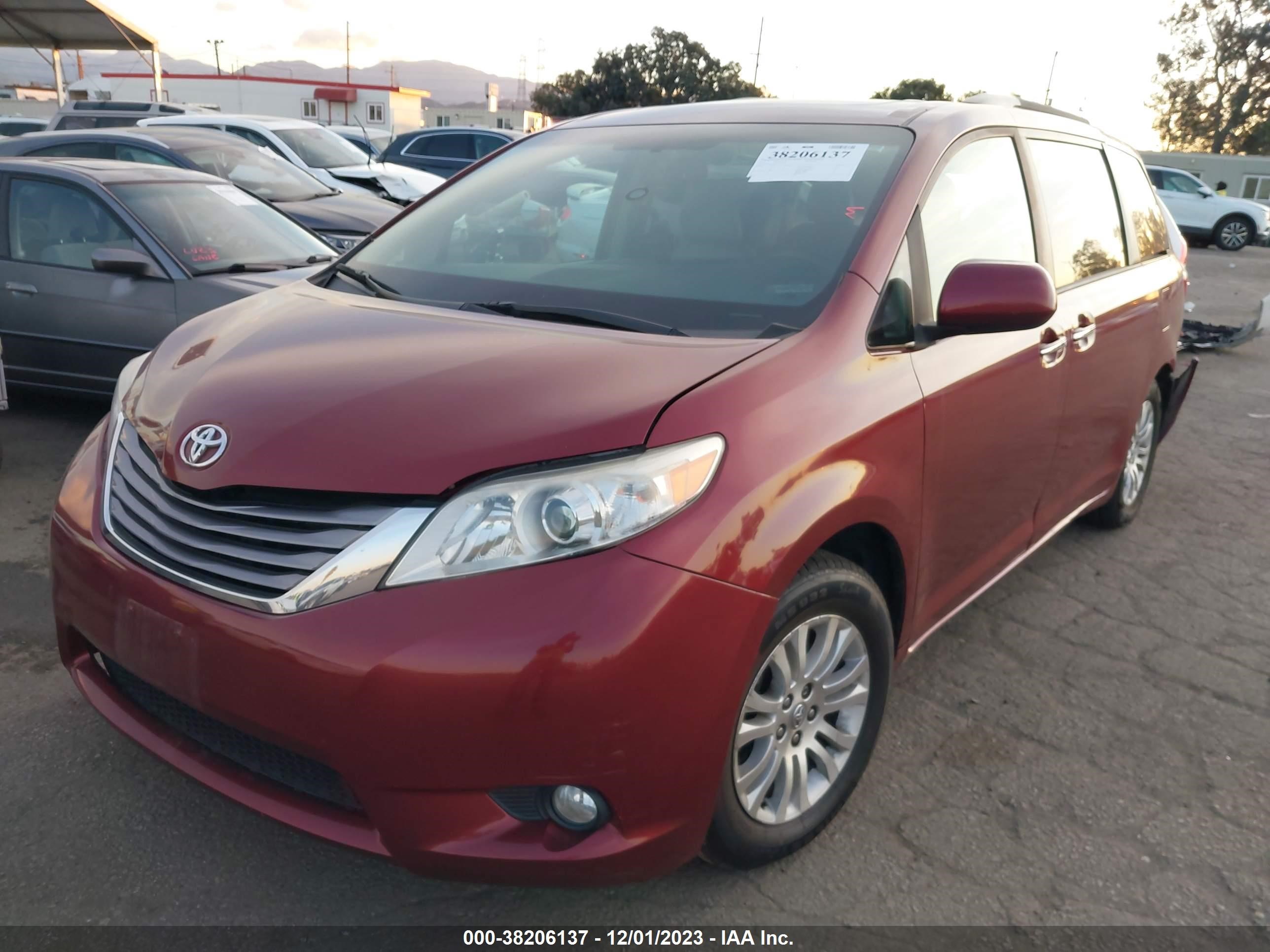 Photo 1 VIN: 5TDYZ3DC9HS772343 - TOYOTA SIENNA 