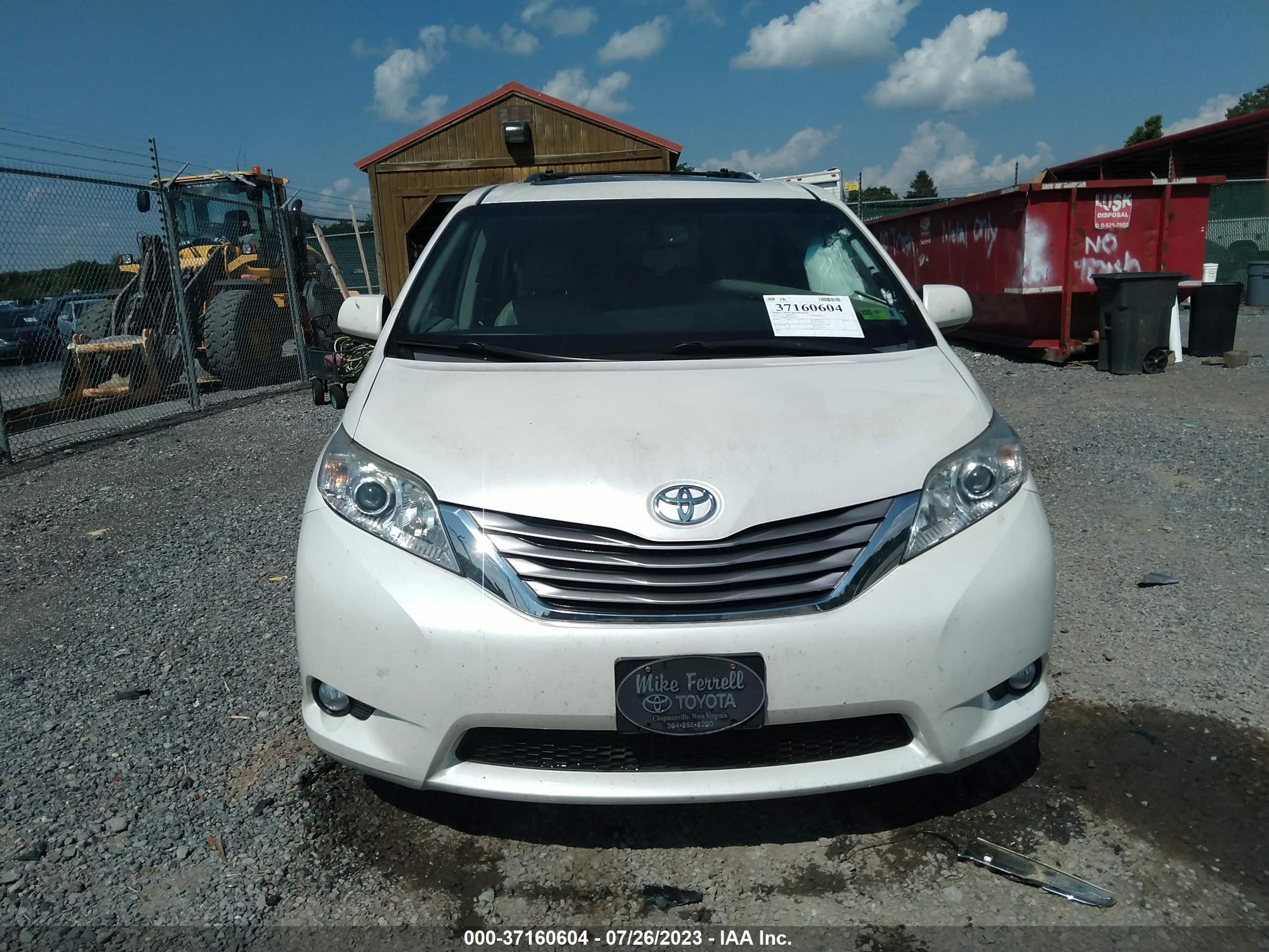 Photo 11 VIN: 5TDYZ3DC9HS779051 - TOYOTA SIENNA 