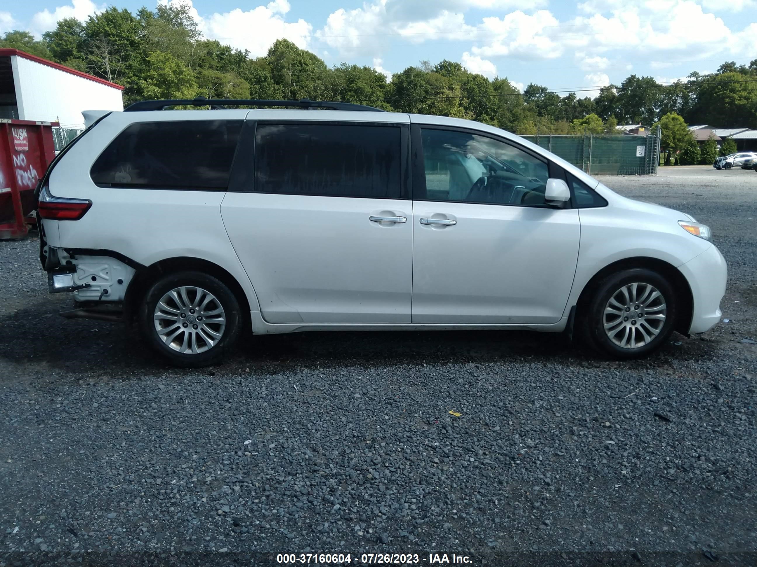 Photo 12 VIN: 5TDYZ3DC9HS779051 - TOYOTA SIENNA 