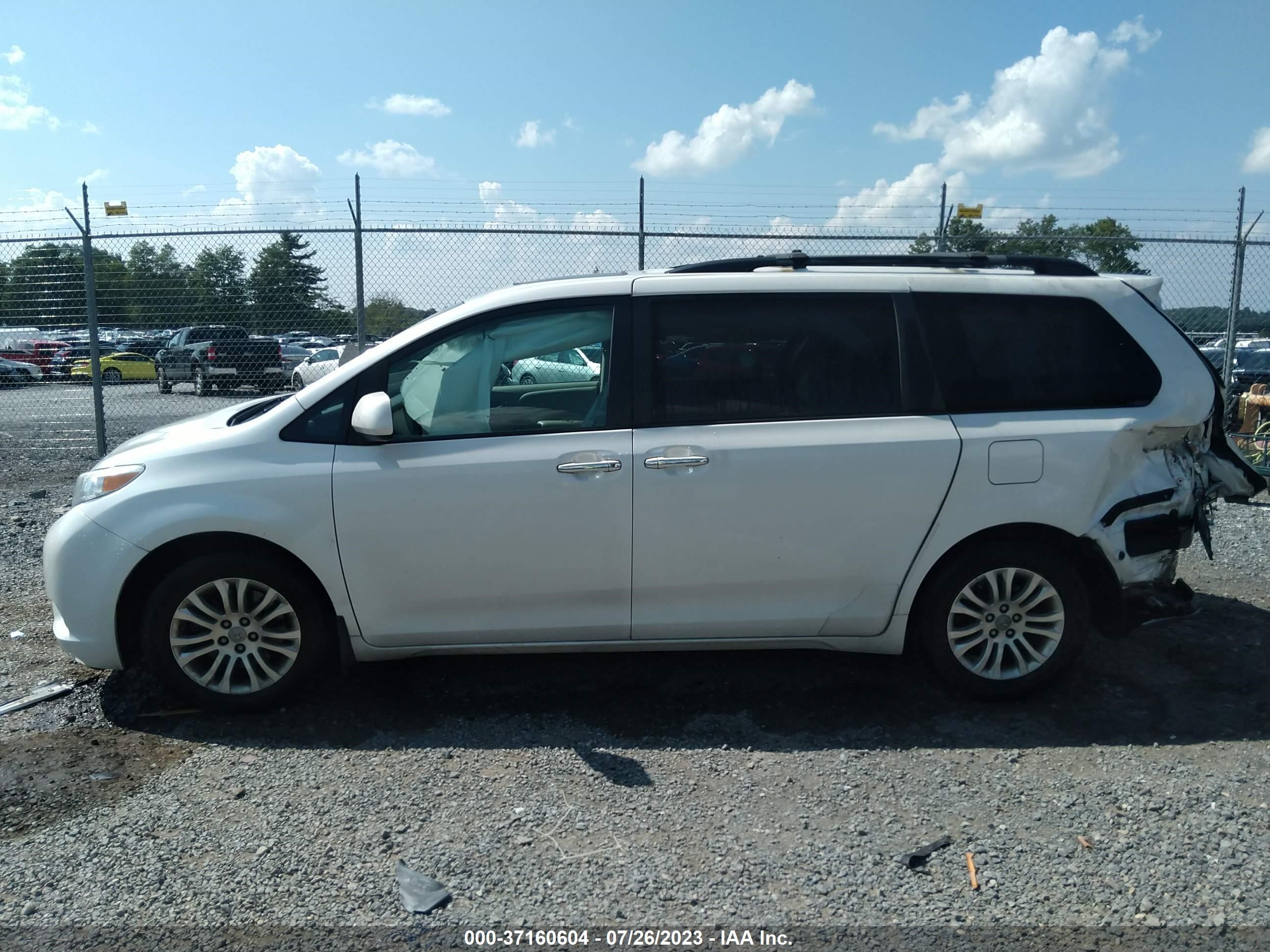 Photo 13 VIN: 5TDYZ3DC9HS779051 - TOYOTA SIENNA 