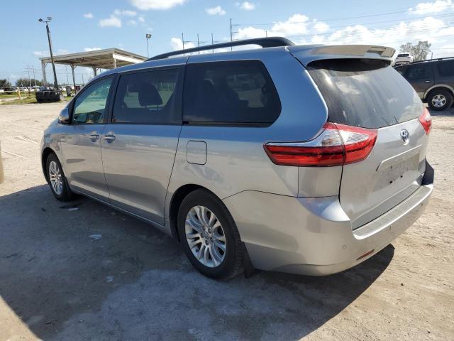 Photo 1 VIN: 5TDYZ3DC9HS797176 - TOYOTA SIENNA XLE 