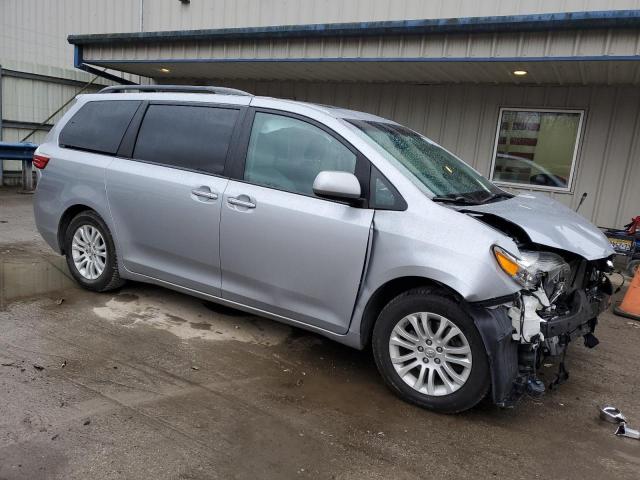 Photo 3 VIN: 5TDYZ3DC9HS798649 - TOYOTA SIENNA XLE 