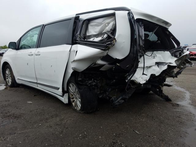 Photo 2 VIN: 5TDYZ3DC9HS815093 - TOYOTA SIENNA XLE 