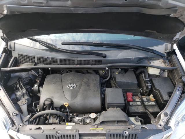 Photo 6 VIN: 5TDYZ3DC9HS815093 - TOYOTA SIENNA XLE 