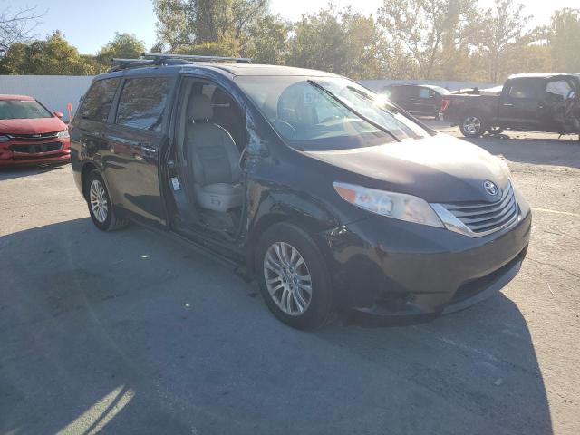 Photo 3 VIN: 5TDYZ3DC9HS825316 - TOYOTA SIENNA XLE 