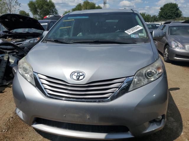 Photo 4 VIN: 5TDYZ3DC9HS826692 - TOYOTA SIENNA XLE 