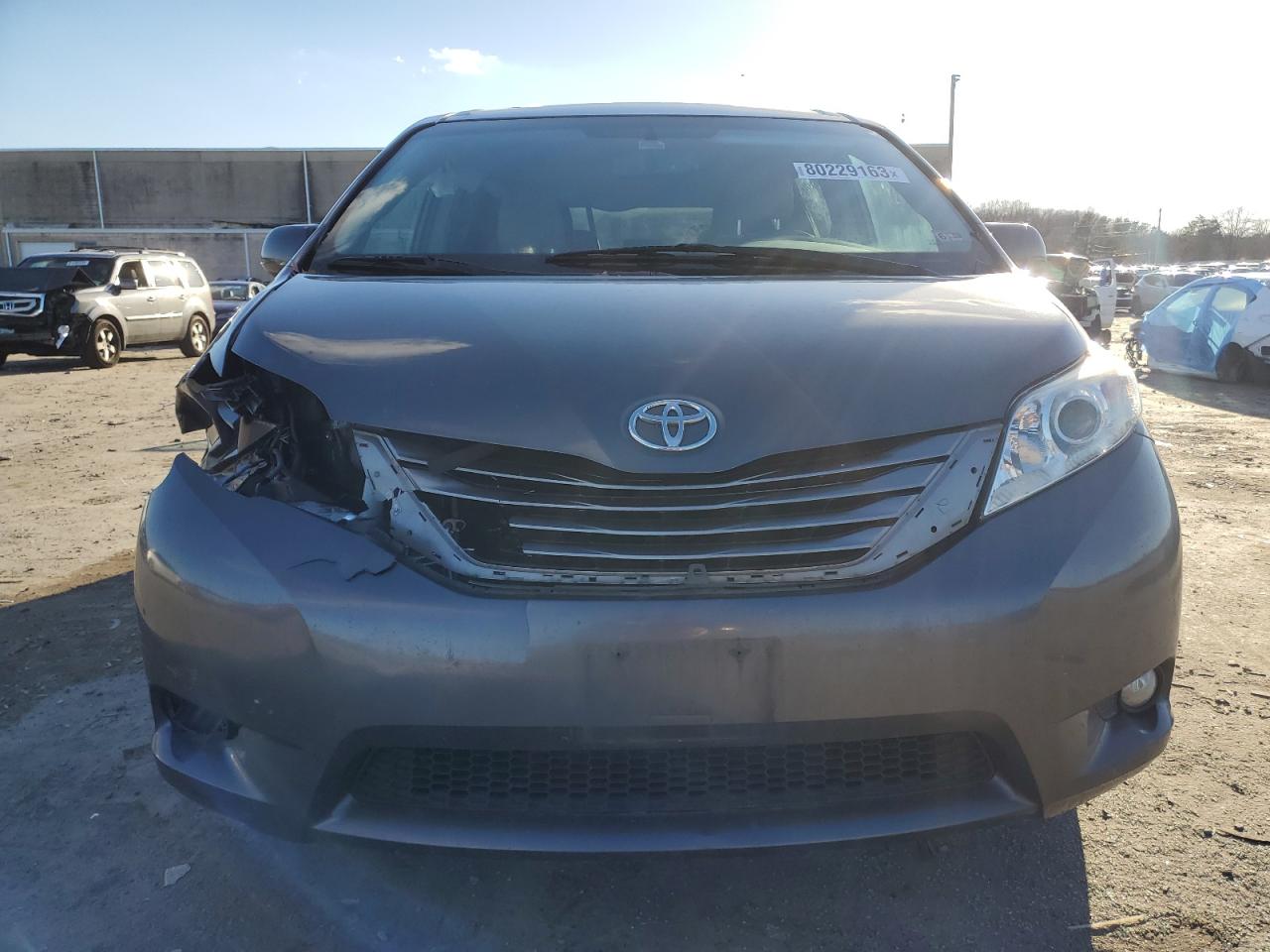 Photo 4 VIN: 5TDYZ3DC9HS832234 - TOYOTA SIENNA 