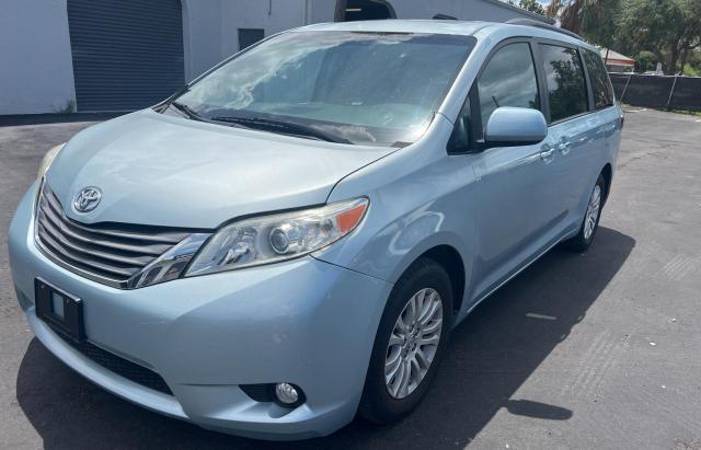 Photo 1 VIN: 5TDYZ3DC9HS832301 - TOYOTA SIENNA XLE 