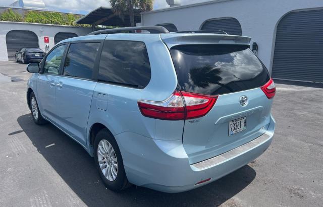 Photo 2 VIN: 5TDYZ3DC9HS832301 - TOYOTA SIENNA XLE 