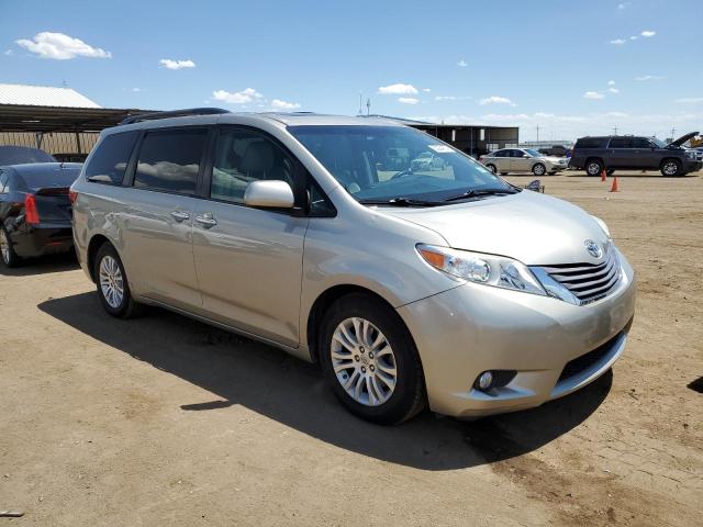 Photo 3 VIN: 5TDYZ3DC9HS890182 - TOYOTA SIENNA XLE 