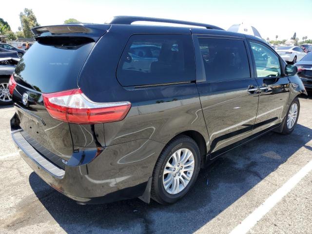 Photo 2 VIN: 5TDYZ3DC9HS890800 - TOYOTA SIENNA XLE 