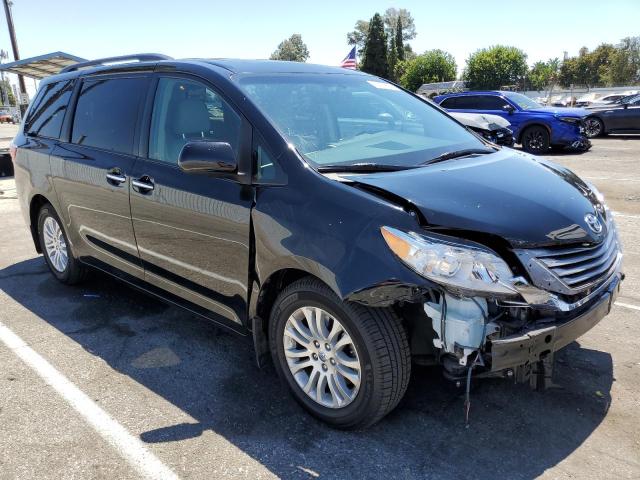 Photo 3 VIN: 5TDYZ3DC9HS890800 - TOYOTA SIENNA XLE 