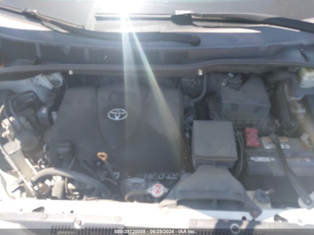 Photo 9 VIN: 5TDYZ3DC9HS897696 - TOYOTA SIENNA 