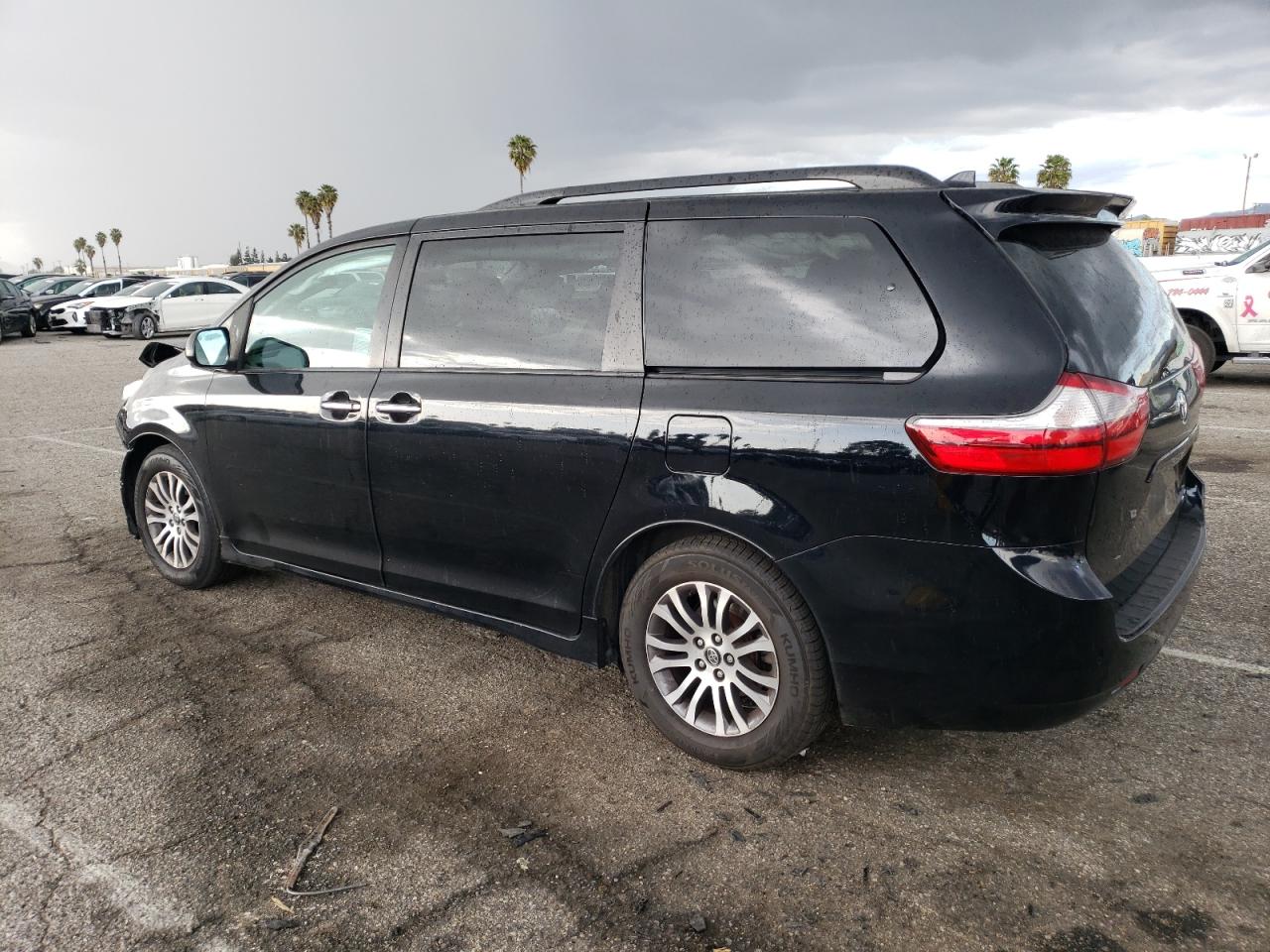 Photo 1 VIN: 5TDYZ3DC9JS916141 - TOYOTA SIENNA 