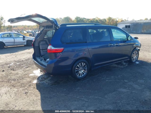 Photo 3 VIN: 5TDYZ3DC9JS927009 - TOYOTA SIENNA 