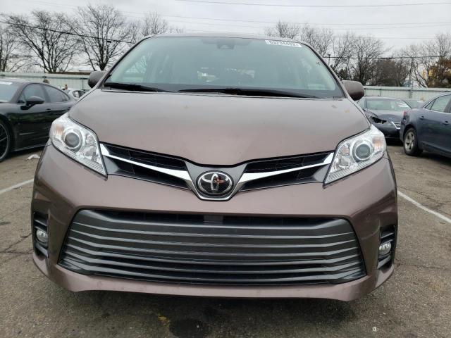 Photo 4 VIN: 5TDYZ3DC9JS929018 - TOYOTA SIENNA XLE 